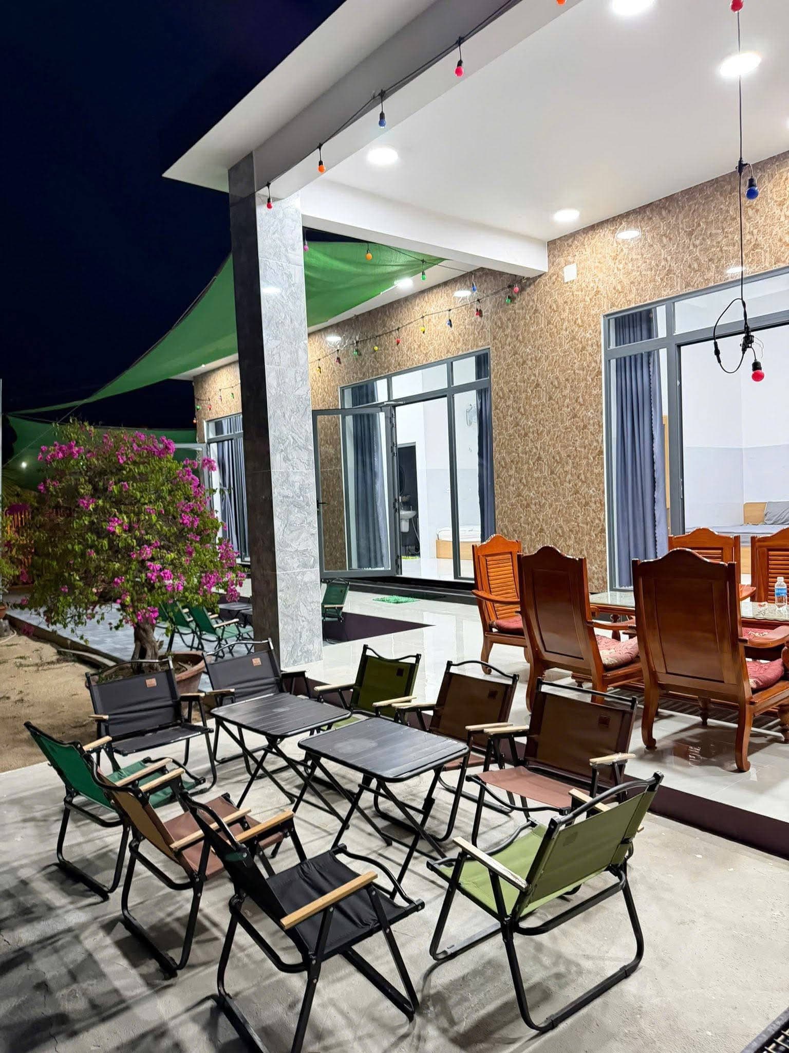Seasons Homestay Dốc Lết - Ngôi Nhà Biển Xanh
