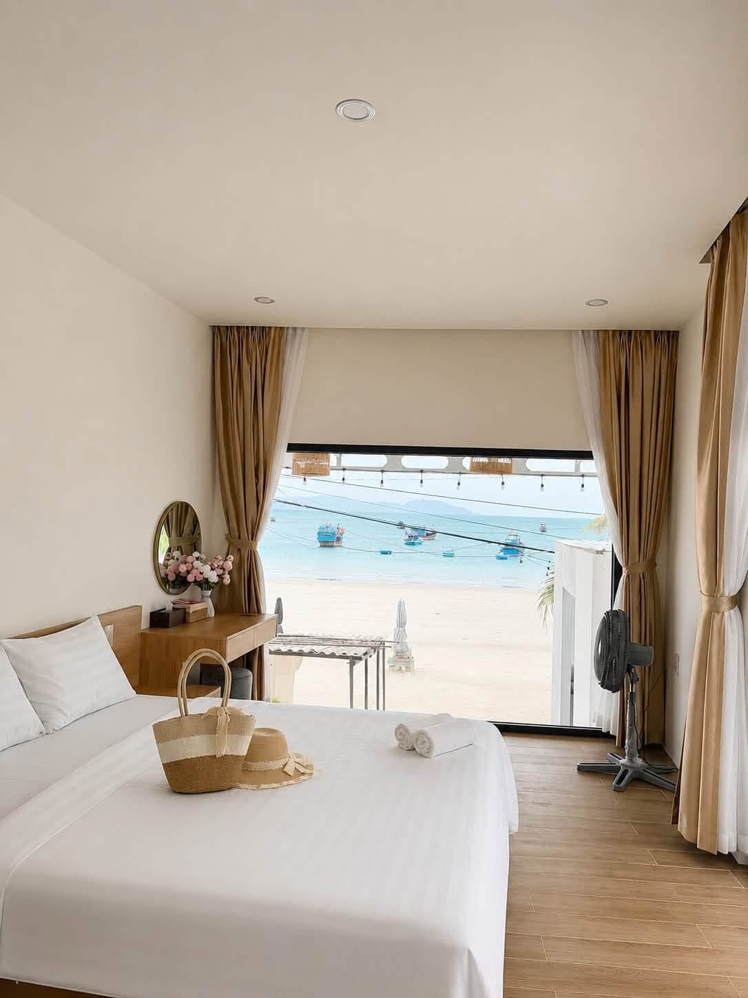 Casa Bahia - Homestay View Biển & Làng Chài Dốc Lết