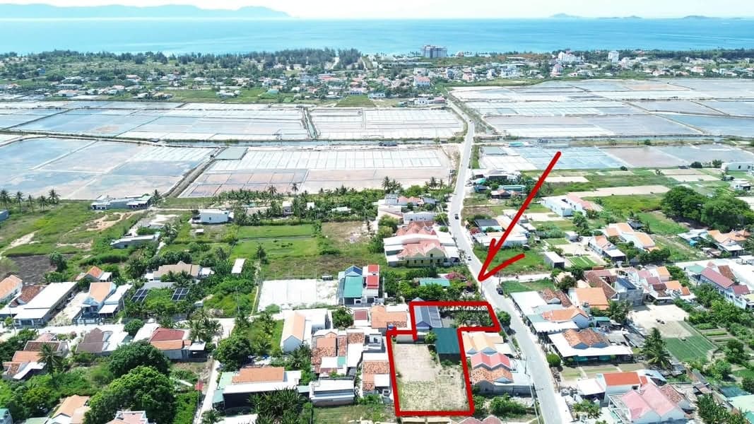 Nhượng Homestay 2 mặt tiền 1426m2 trục chính Hà Huy Tập, trung tâm biển Dốc Lết